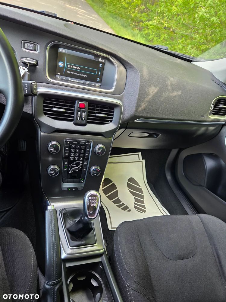 Volvo V40 D2 Kinetic - 19