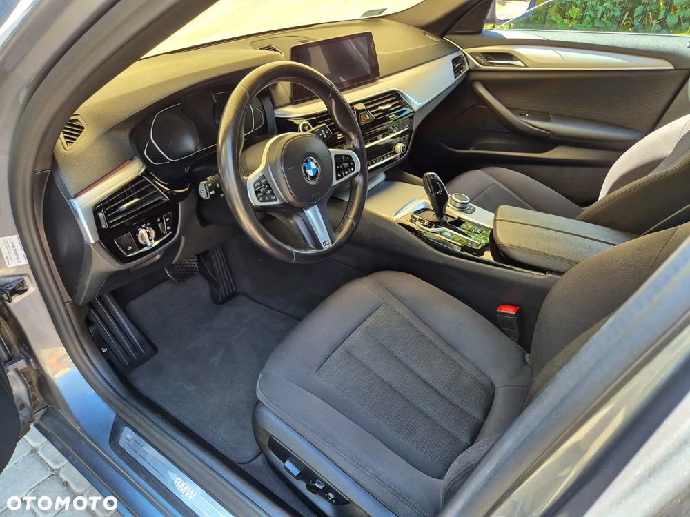 BMW Seria 5 520d xDrive - 10