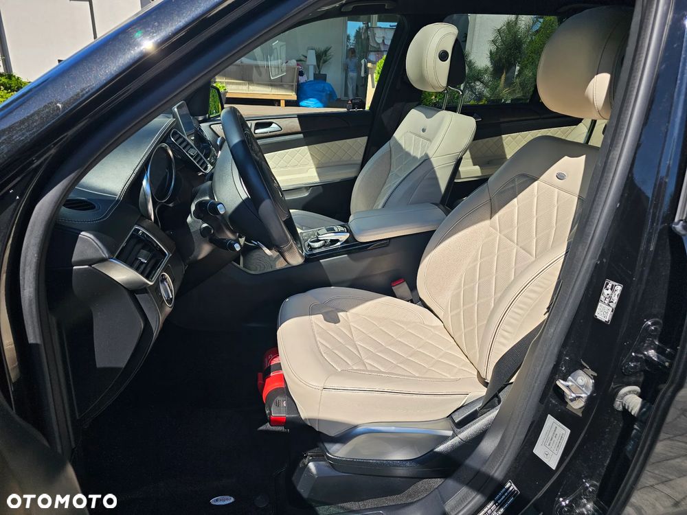 Mercedes-Benz GLS - 14