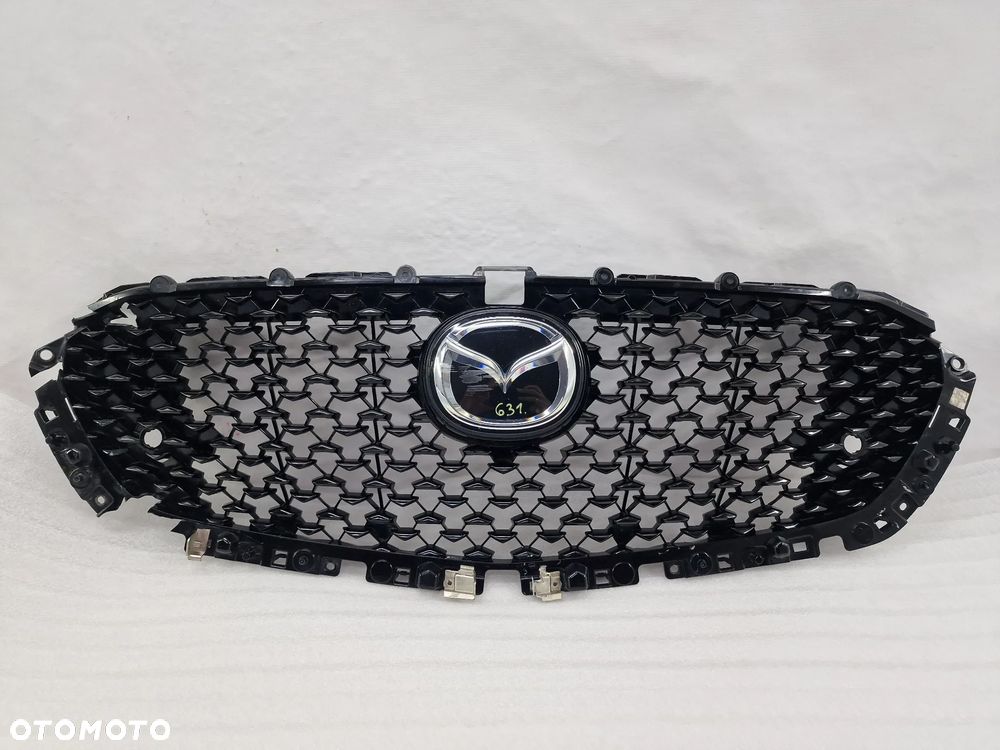 MAZDA CX30 / CX-30 ATRAPA / GRILL PRZEDNI PRZÓD NA PDC + ZNACZEK / LOGO POD RADAR , NR DFR7-50711 , NR AUKCJI GL631 - 1