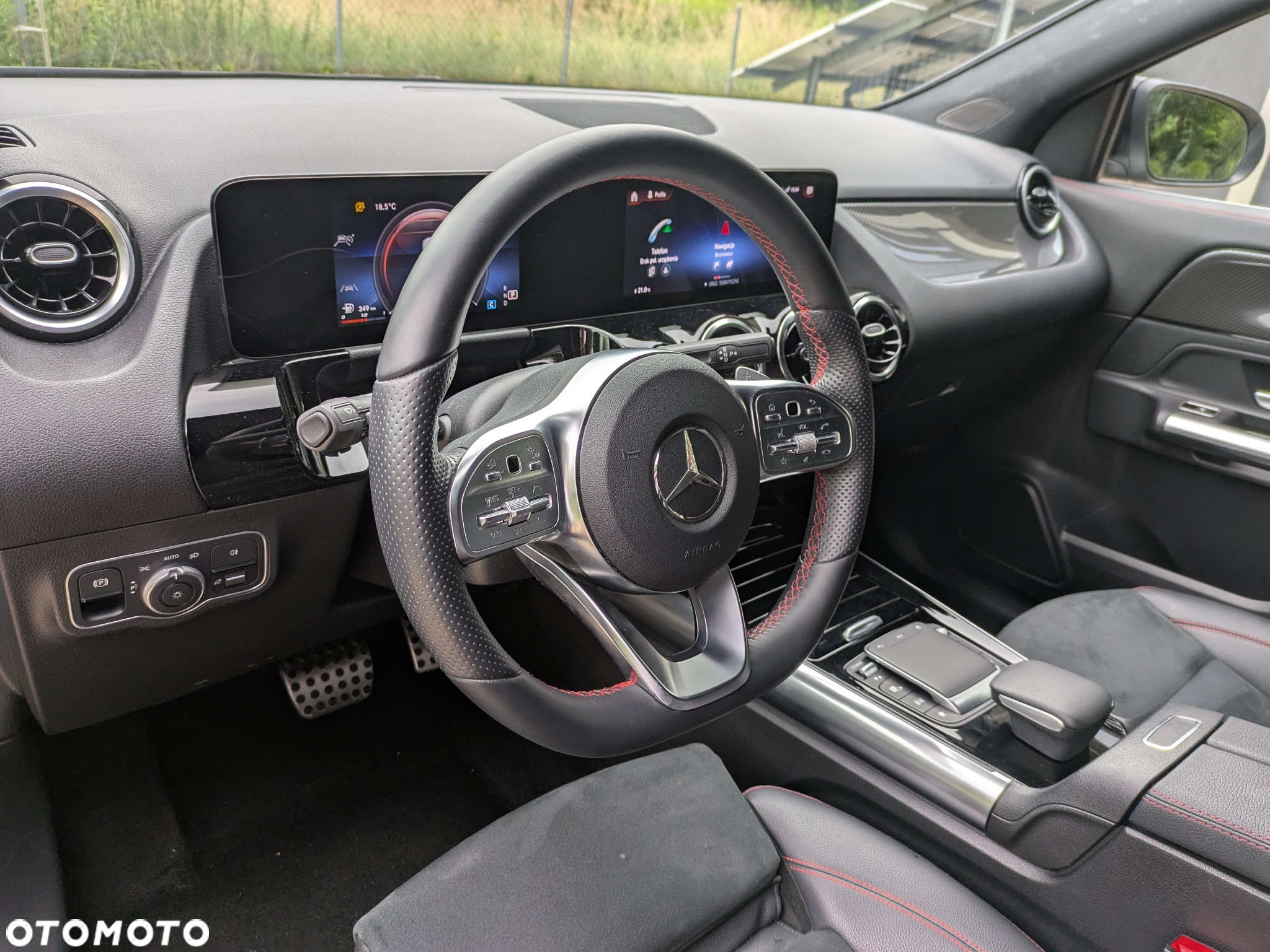 Mercedes-Benz GLA - 13
