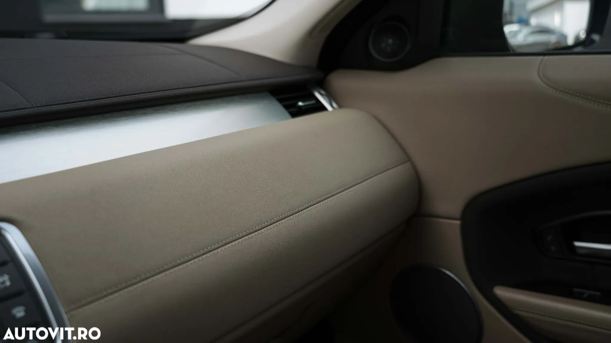 Land Rover Range Rover Evoque - 15