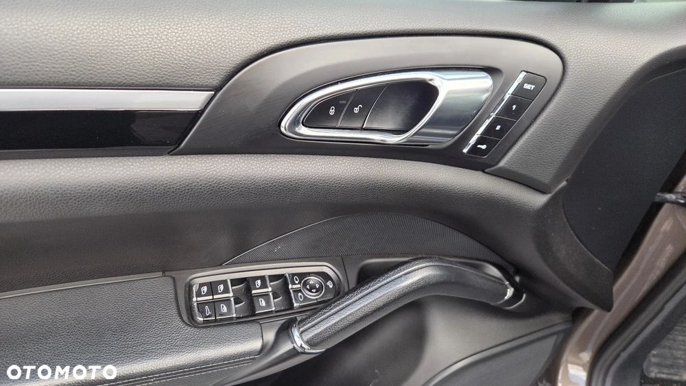 Porsche Cayenne Platinum Edition - 6