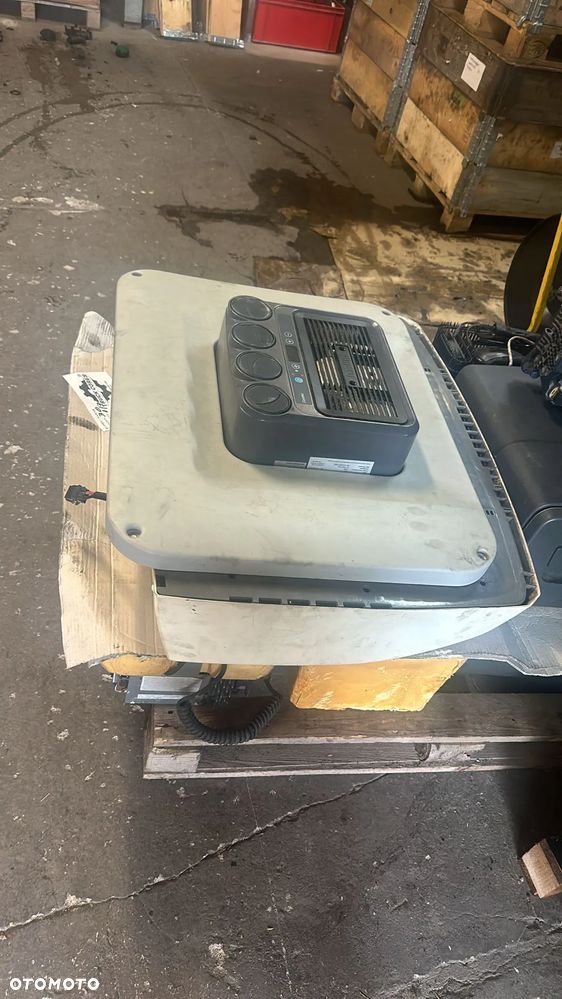 Klimatyzator dachowy WAECO CoolAir RT 880 0* 9105305551 / 40620782 24V - 1