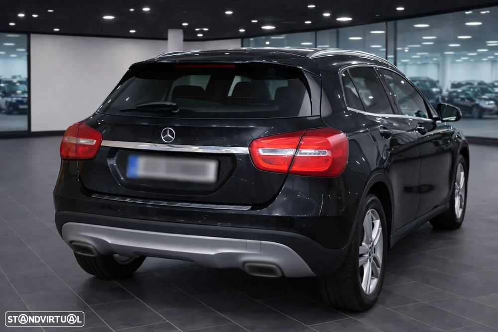 Mercedes-Benz GLA 180 CDI Urban - 4