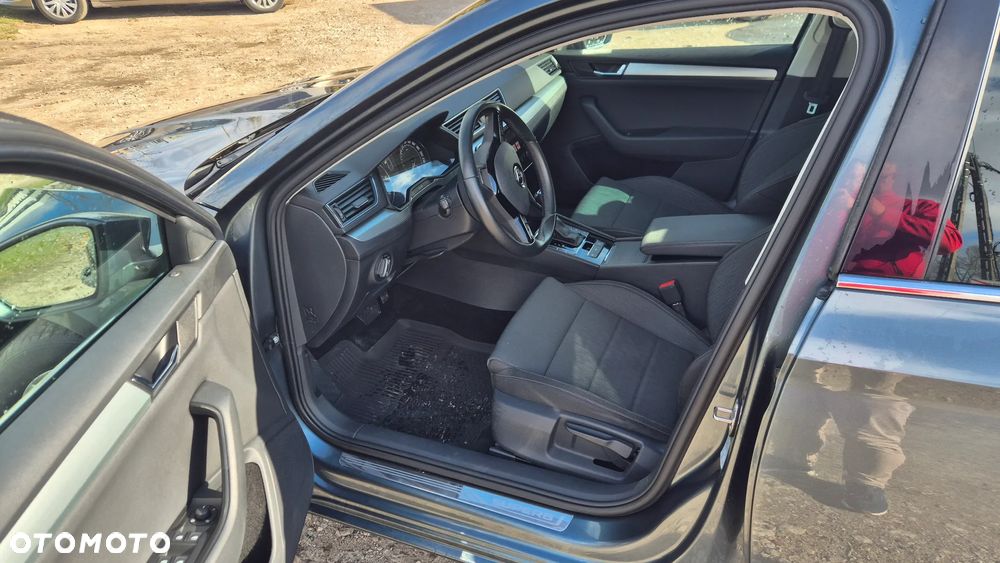 Skoda Superb 2.0 TDI Ambition DSG - 20