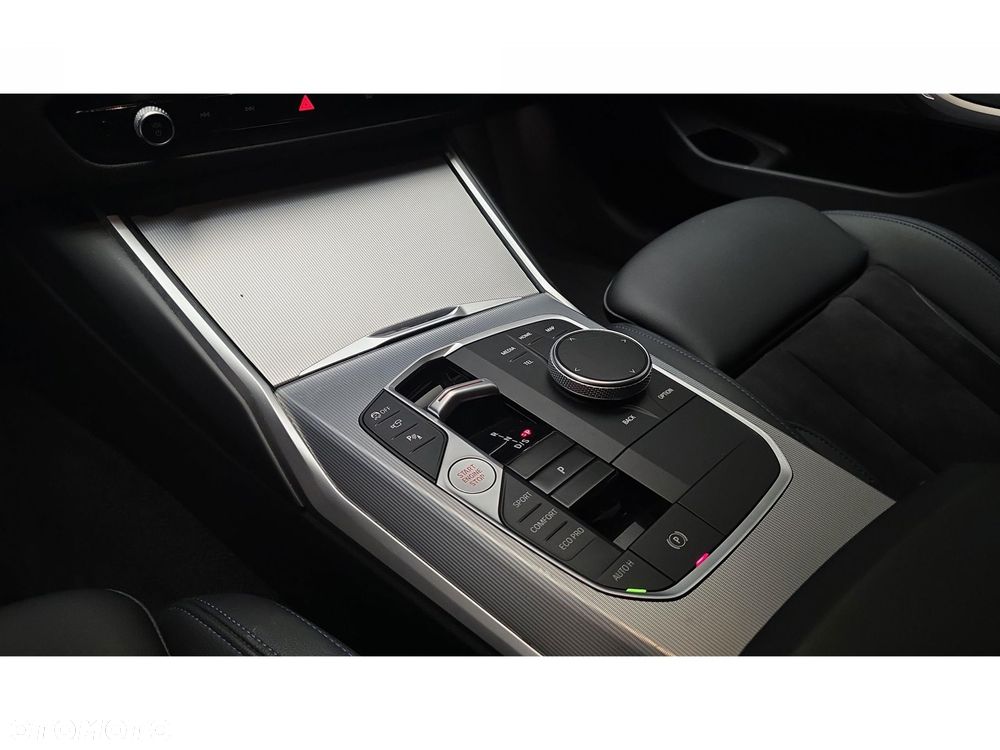 BMW Seria 3 320d xDrive M Sport sport - 21
