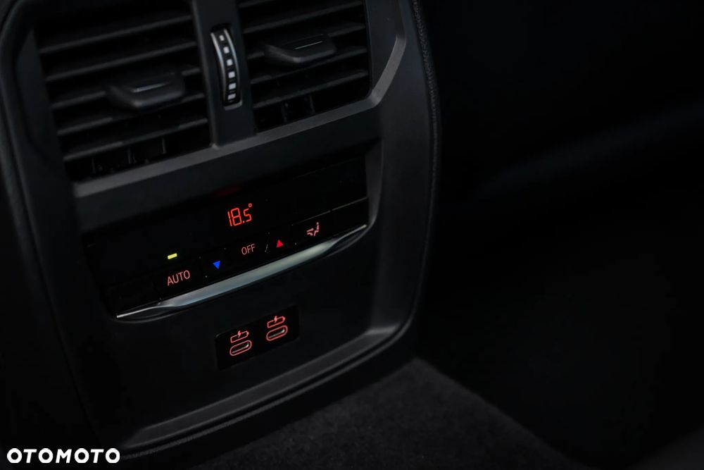 BMW M3 Competition xDrive sport - 34