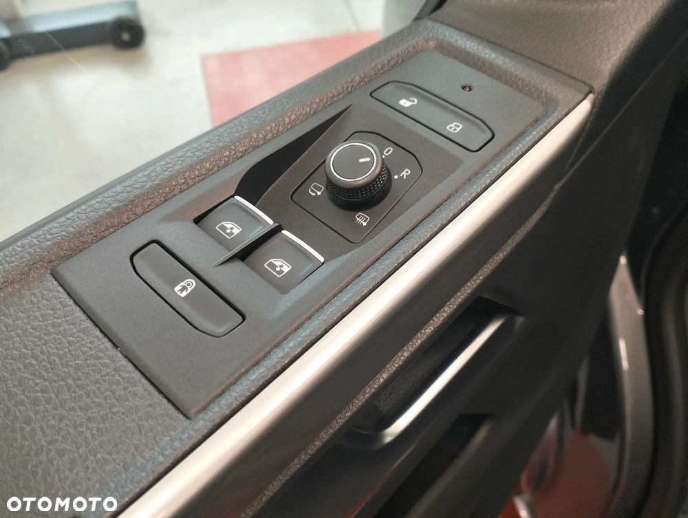 Volkswagen Multivan - 11