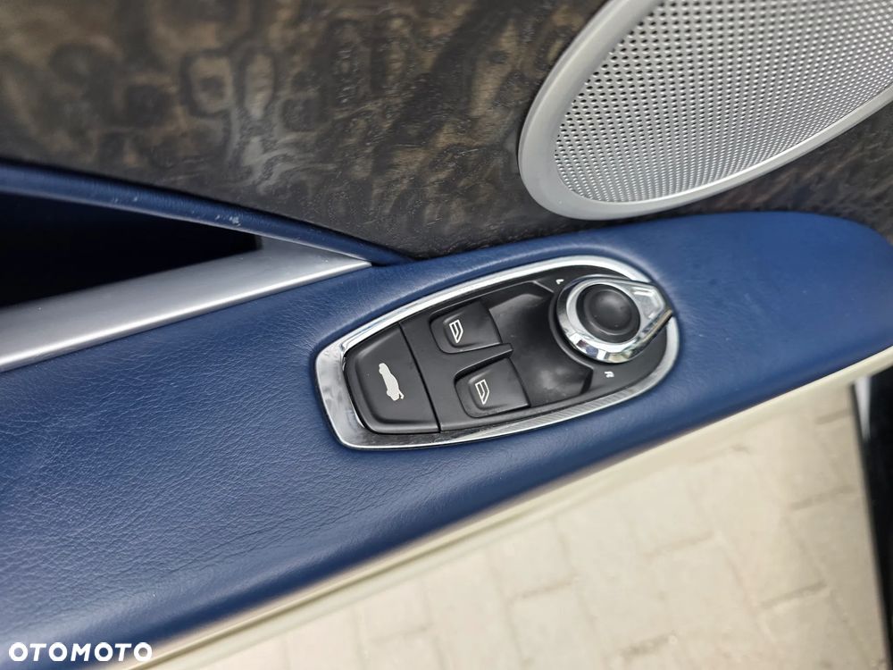Aston Martin DB11 - 8