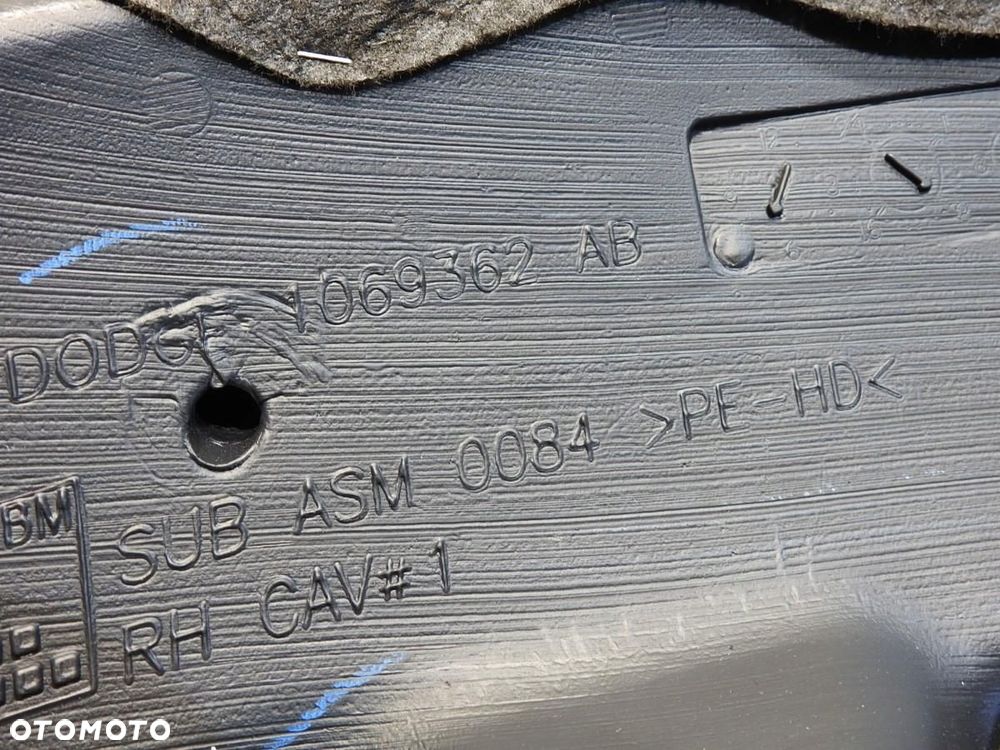 Chrysler 300 - 300C 2006 POSZYCIE FOTELA PRAWY TYŁ CHRYSLER 300C - 5