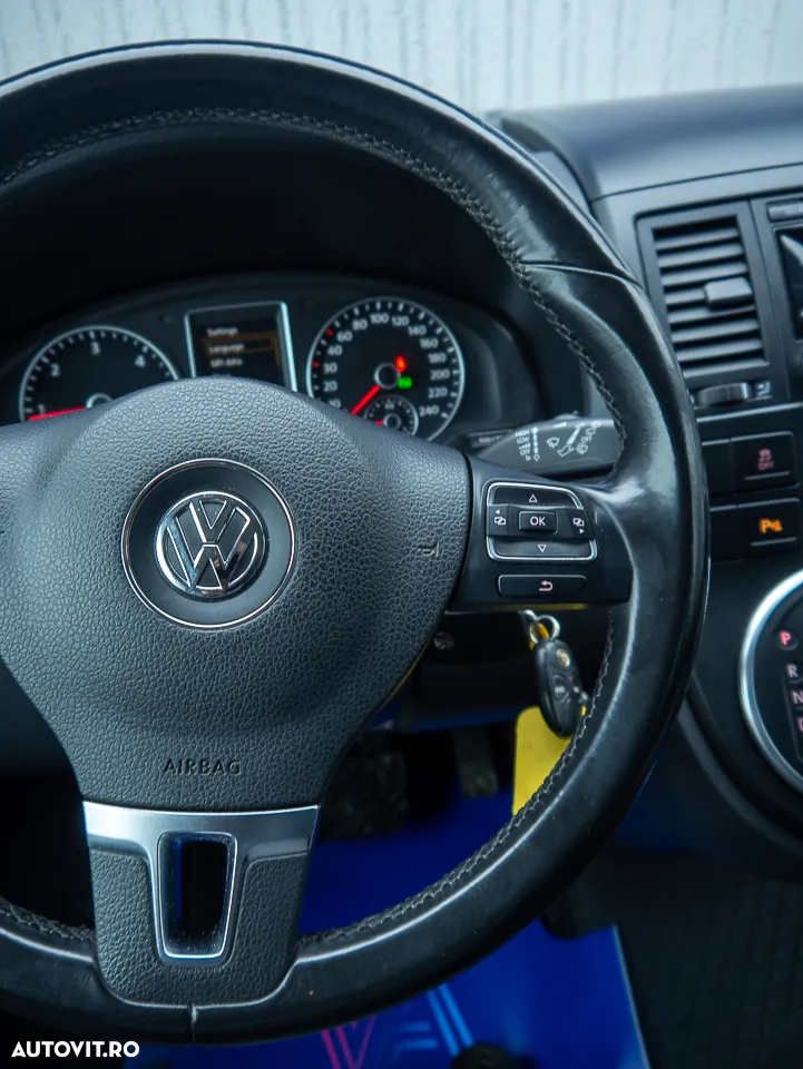 Volkswagen Multivan - 22