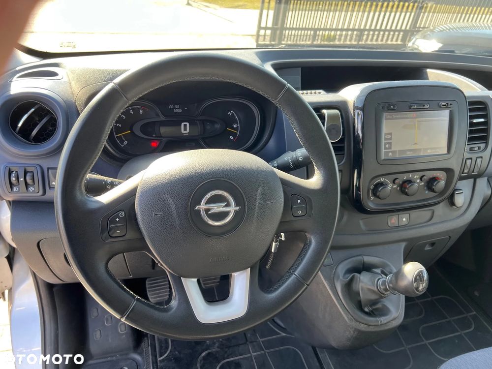 Opel Vivaro - 8