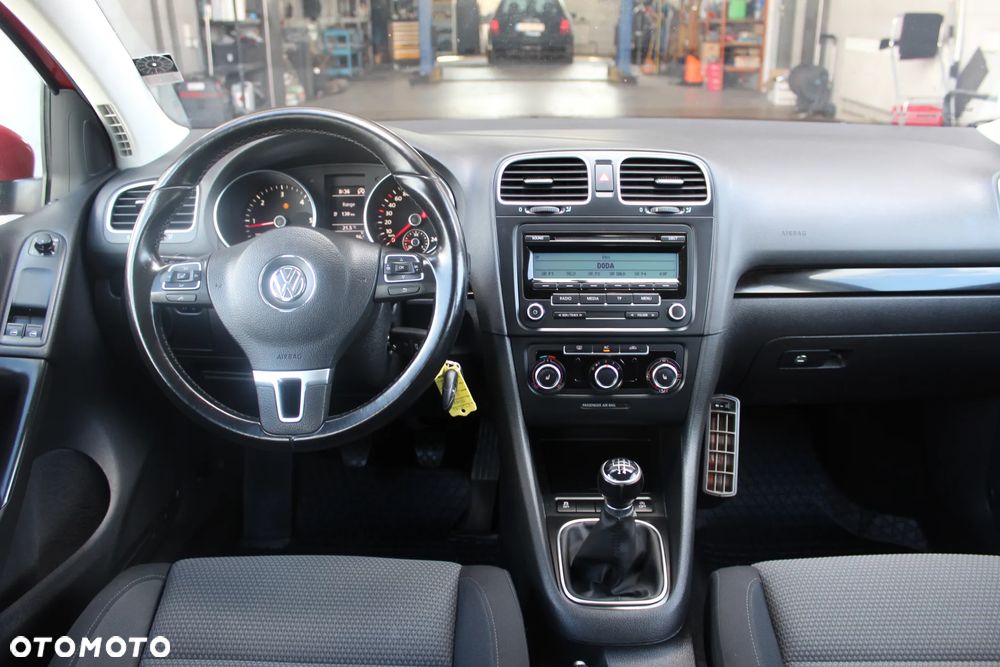 Volkswagen Golf - 6