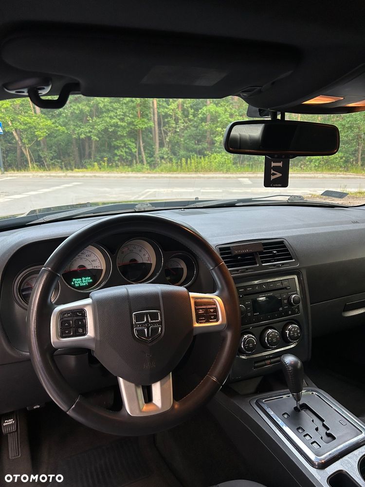 Dodge Challenger - 7