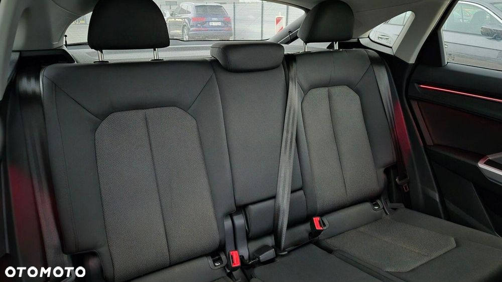 Audi Q3 Sportback - 12