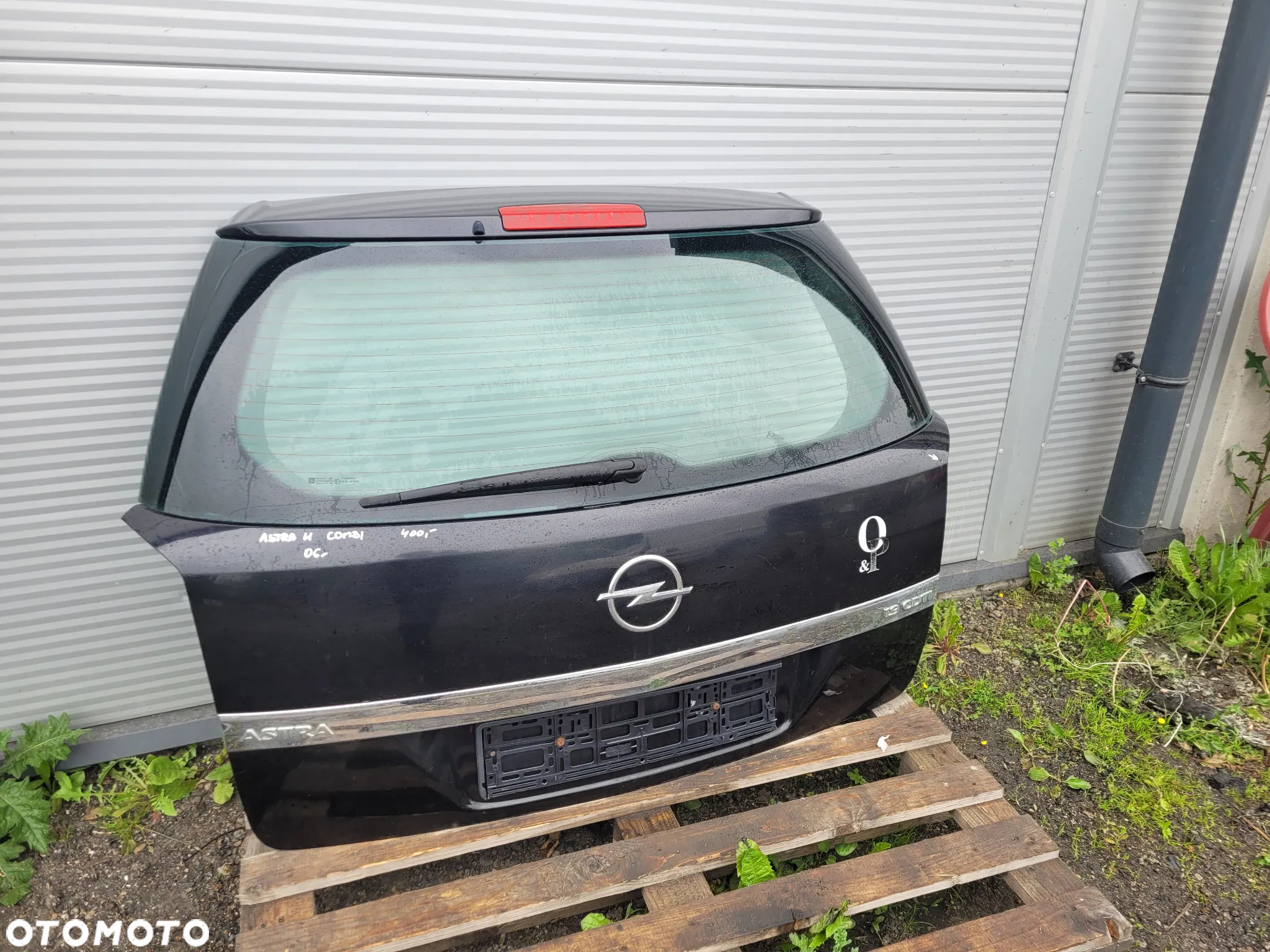 Opel Astra H kombi 06r Klapa bagaznika - 2