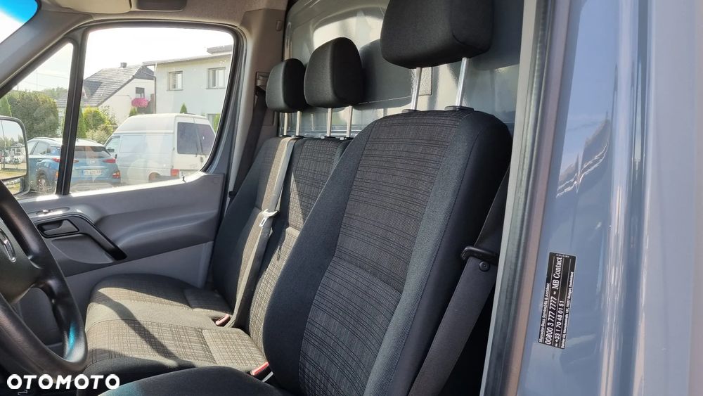 Mercedes-Benz Sprinter - 23