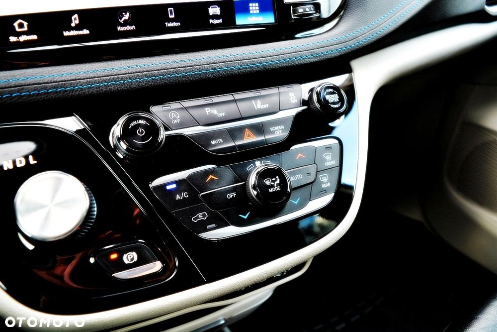 Chrysler Pacifica - 7