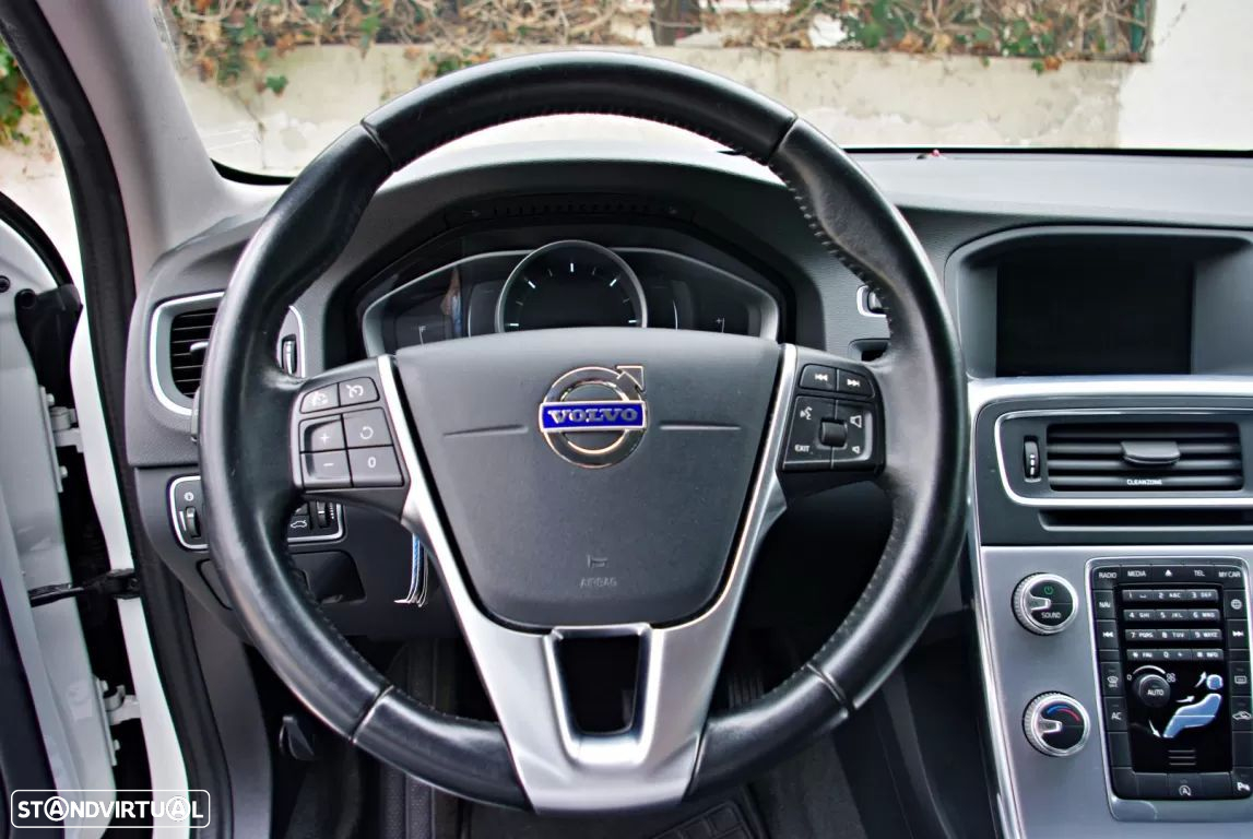Volvo V60 2.0 D3 Kinetic - 25
