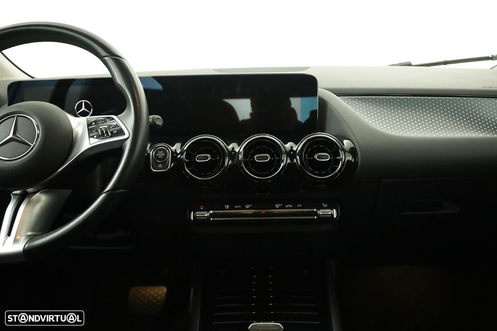 Mercedes-Benz GLA 200 - 9
