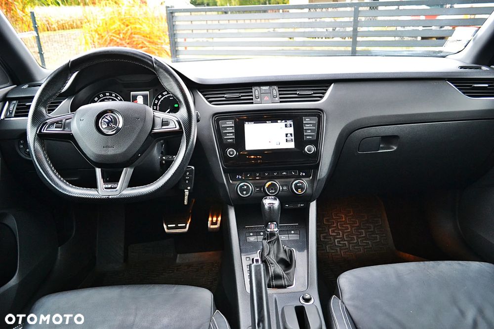Skoda Octavia 2.0 TDI DSG RS - 26