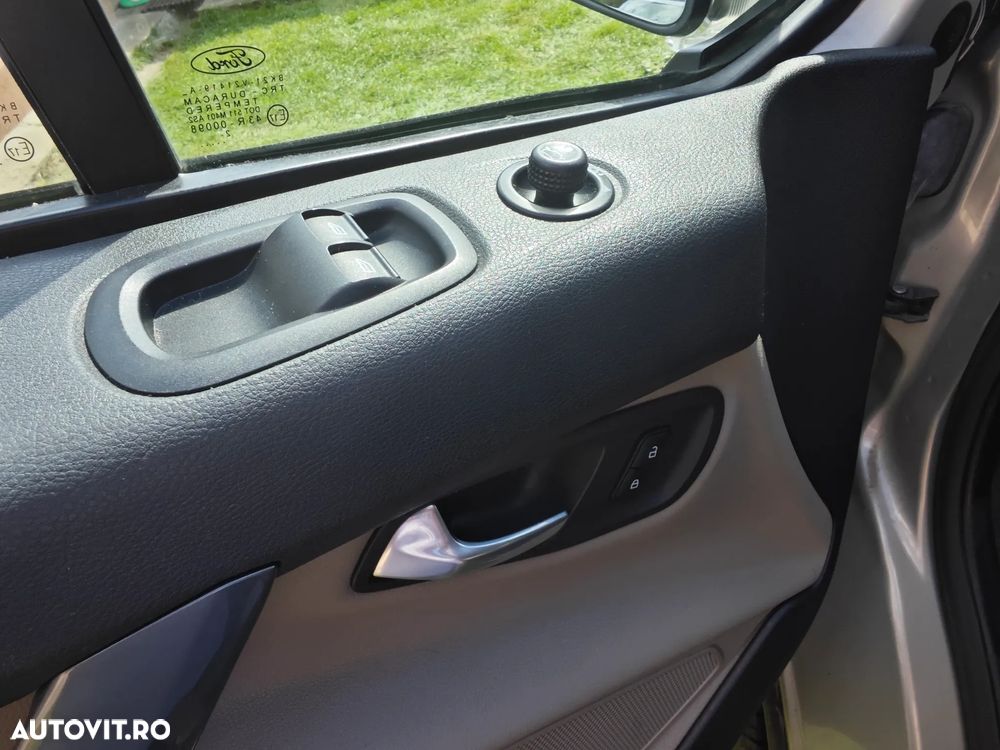 Ford Tourneo Custom 300 L1H1 VA Titanium - 6