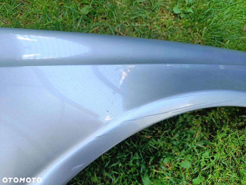 MERCEDES W211 BŁOTNIK PRZEDNI PRZÓD PRAWY 775 ORYGINAŁ - 11