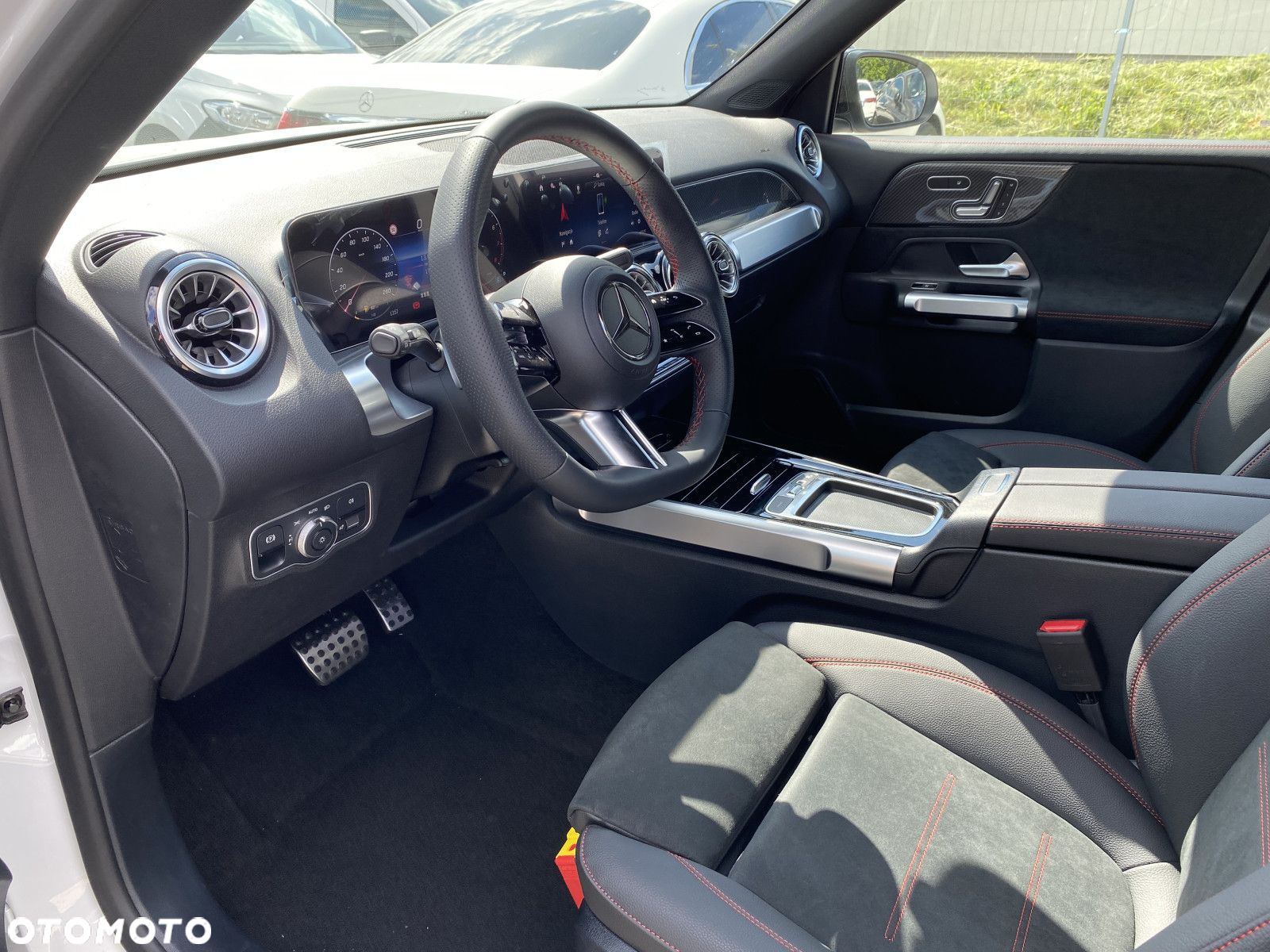 Mercedes-Benz GLB - 8