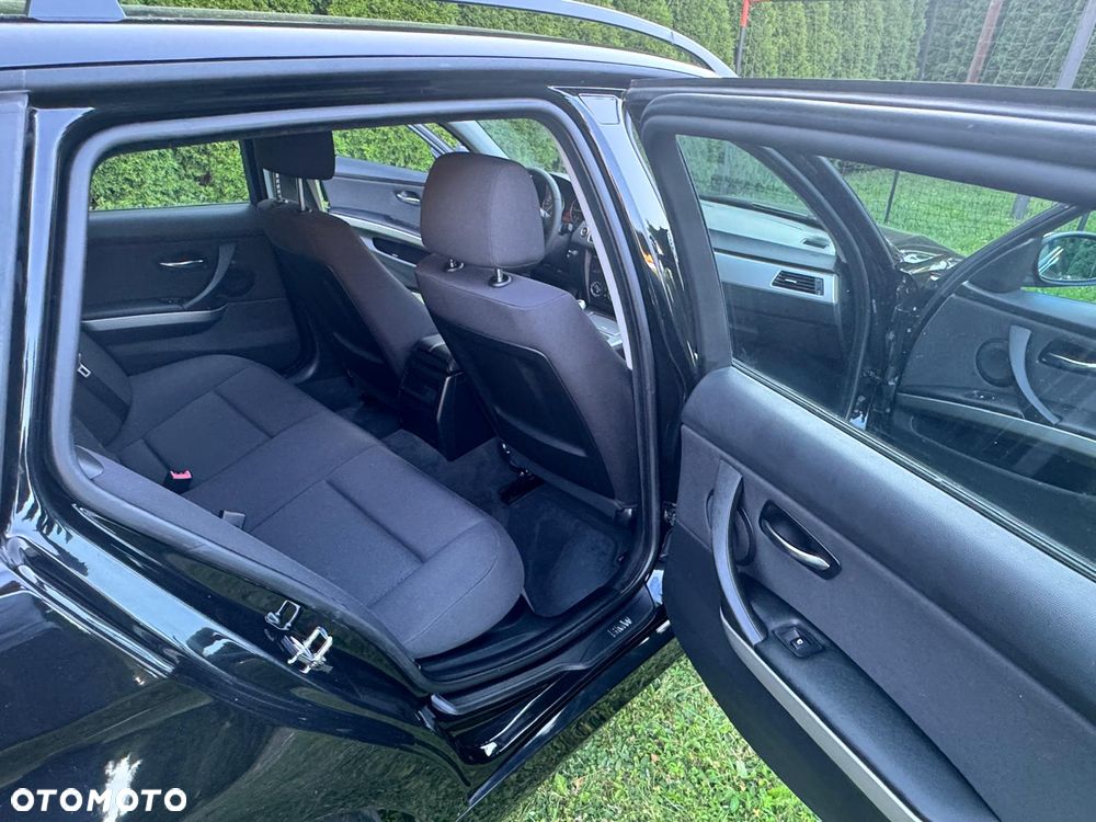 BMW Seria 3 318d DPF Edition Lifestyle - 23