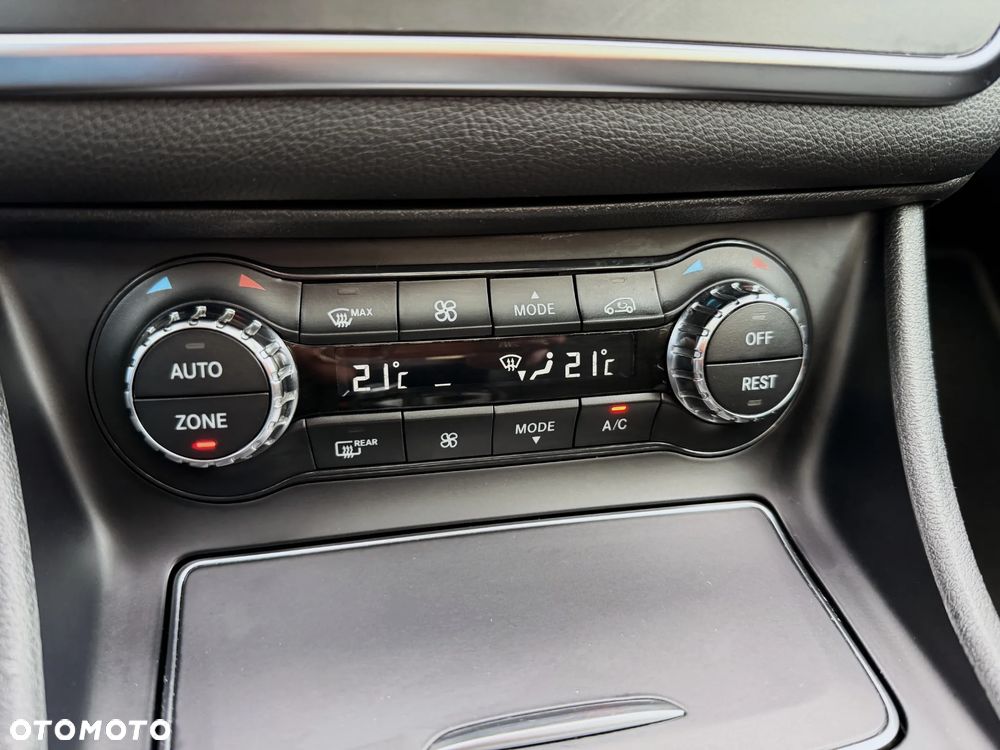 Mercedes-Benz GLA 200 7G-DCT AMG Line - 29