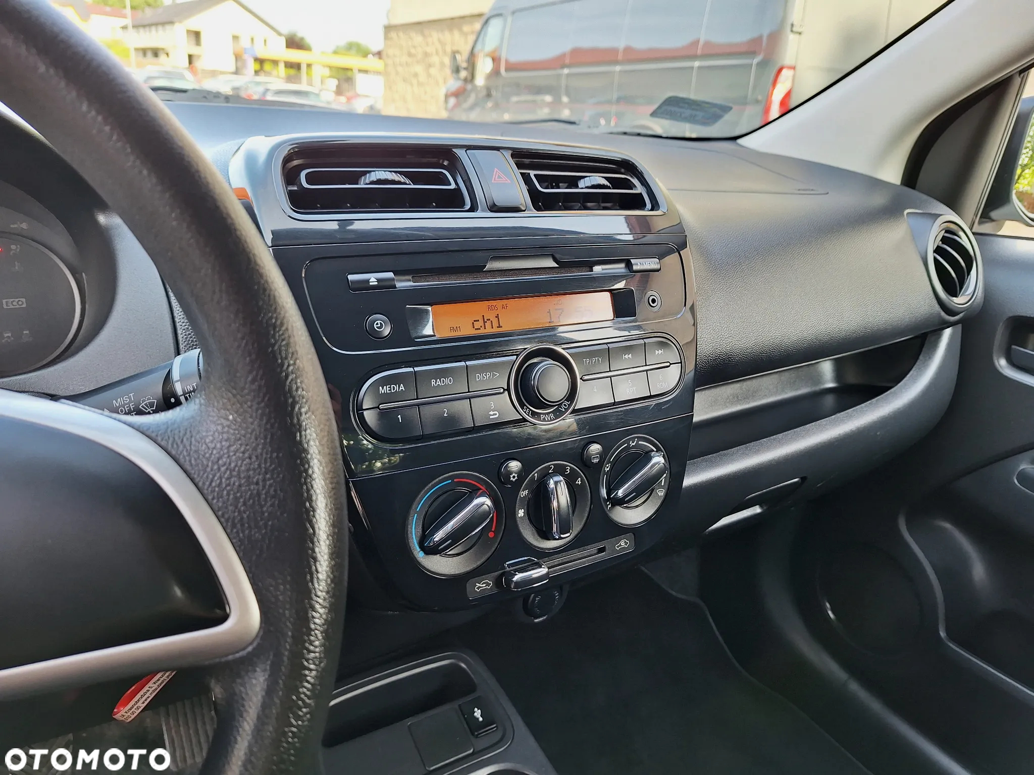 Mitsubishi Space Star 1.0 Inform - 12