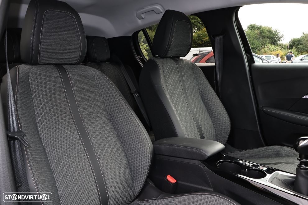 Peugeot 208 1.2 PureTech Allure - 11