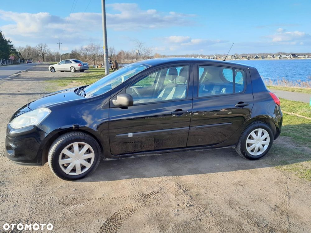 Renault Clio 1.2 16V Alize - 10
