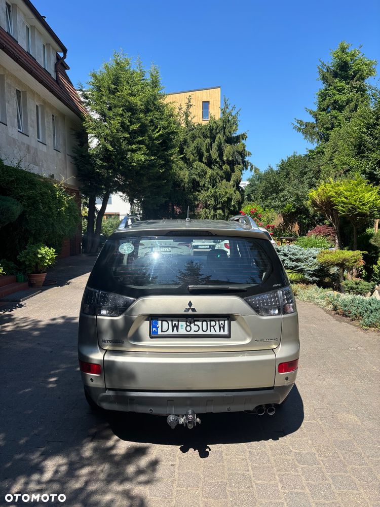 Mitsubishi Outlander 2.0 DI-D 4WD Intense - 4