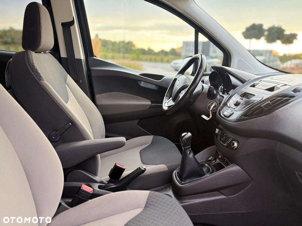 Ford Tourneo Courier 1.0 EcoBoost Sport - 9