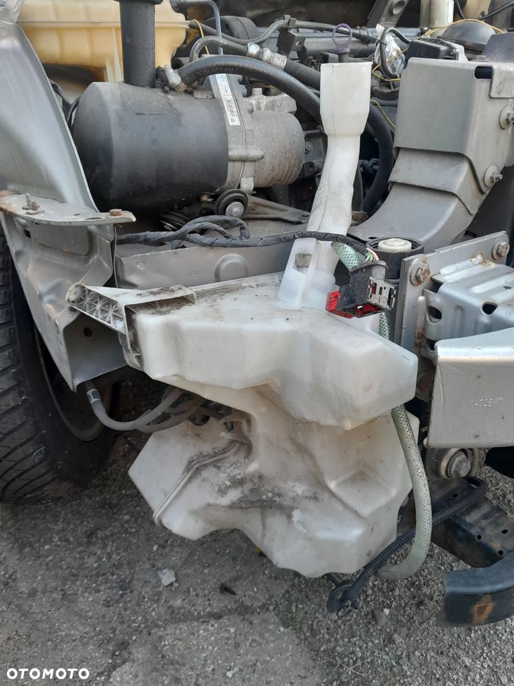 Zbiorniczek płynu spryskiwaczy PEUGEOT 407 xenon - 2