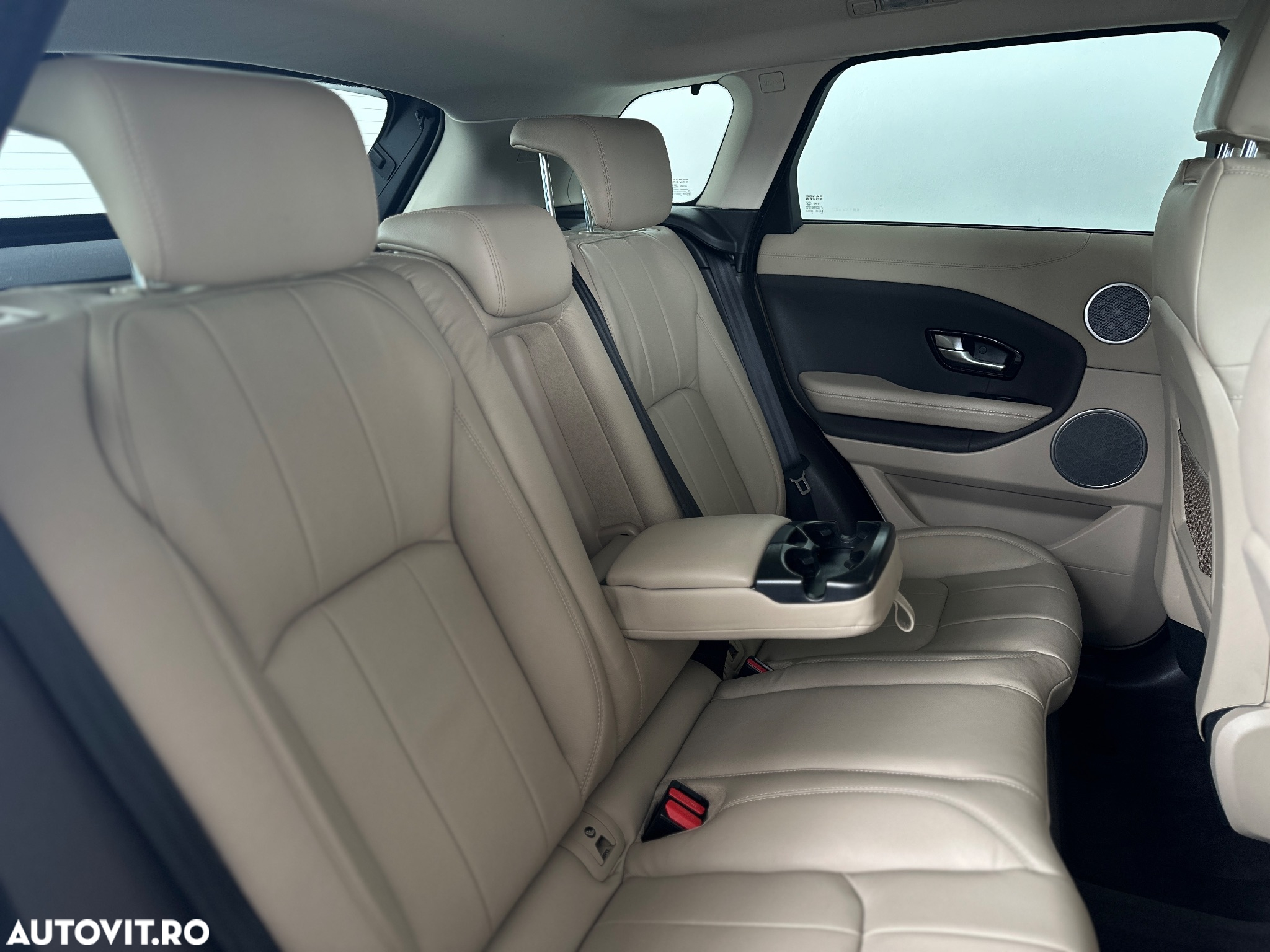 Land Rover Range Rover Evoque 2.0 D150 R-Dynamic - 34