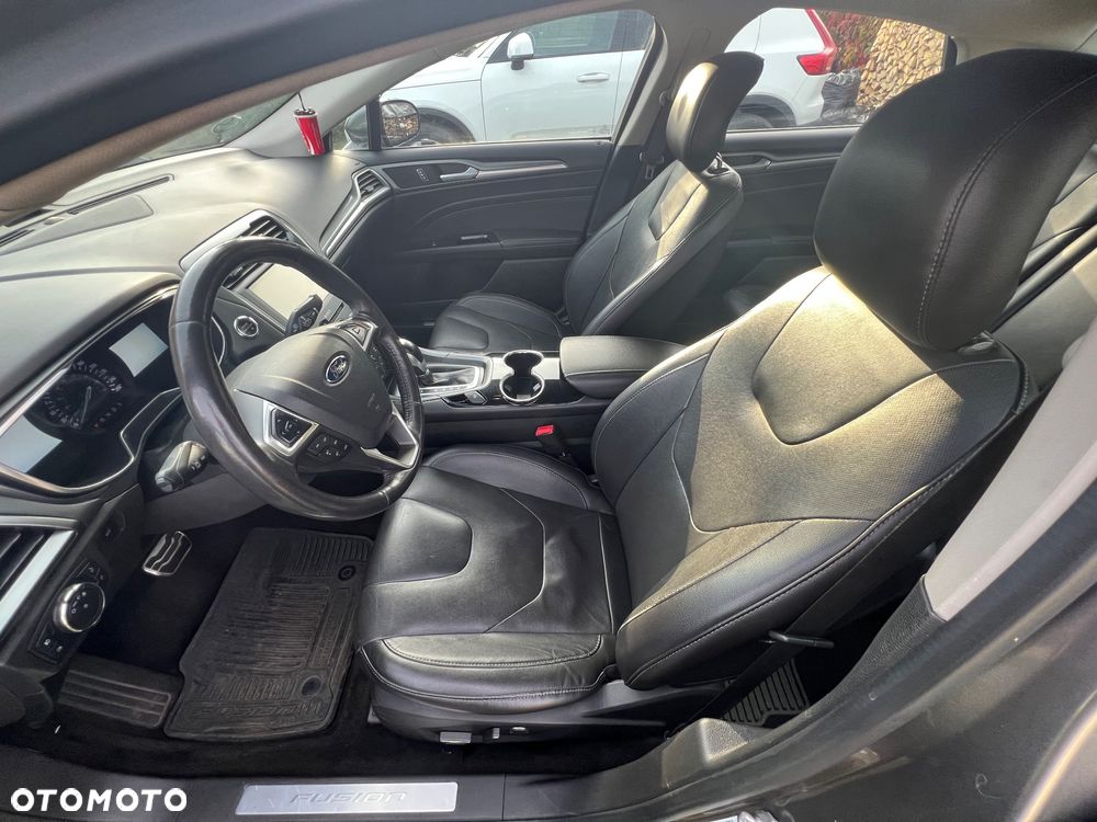 Ford Mondeo 2.0 EcoBoost Titanium - 21