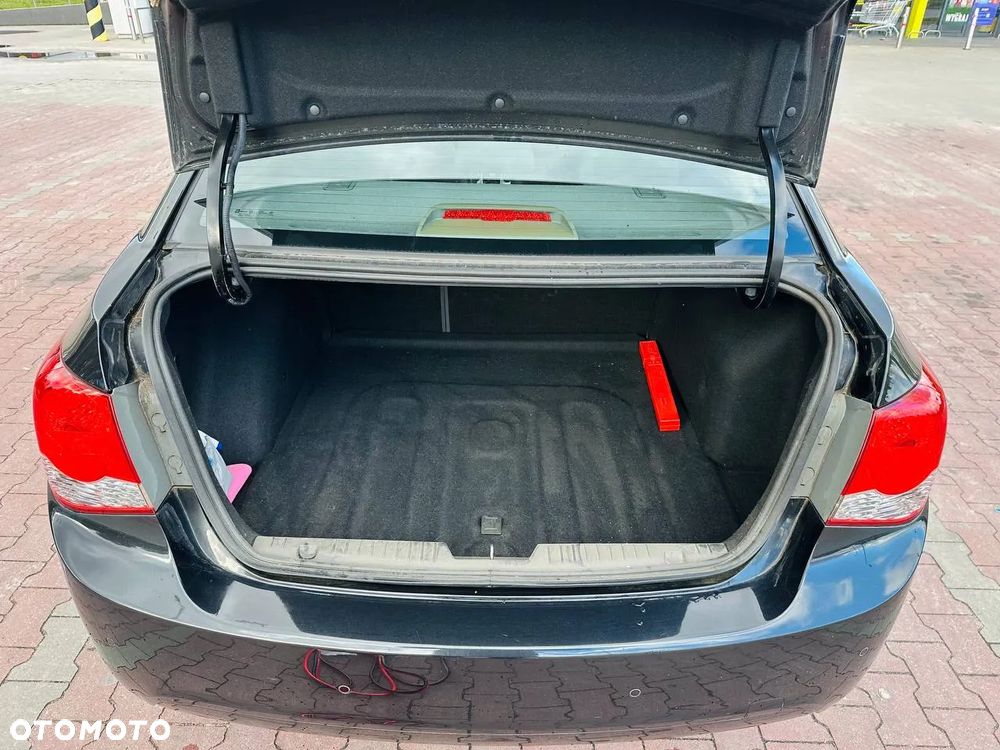 Chevrolet Cruze 1.8 LT - 12