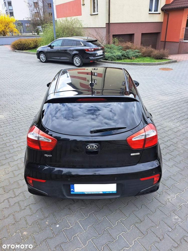 Kia Rio - 4