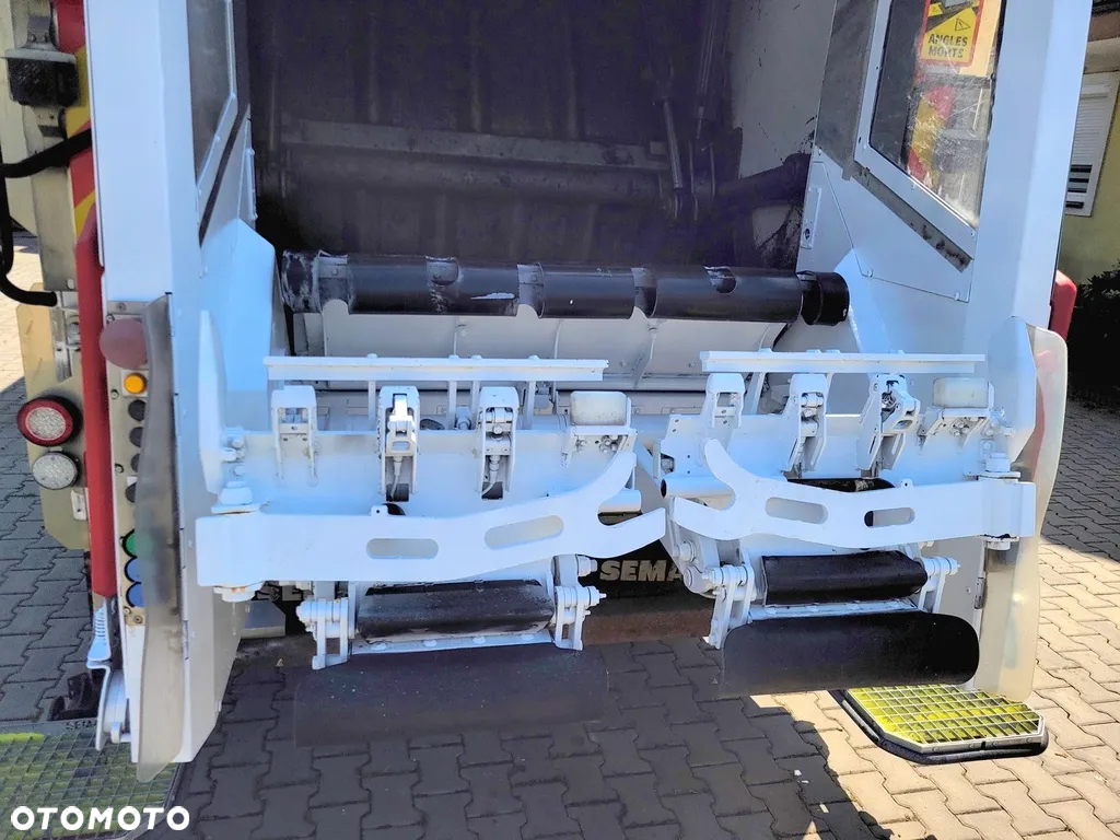 Renault D WIDE ŚMIECIARKA 22m3 / EURO 6 - 9