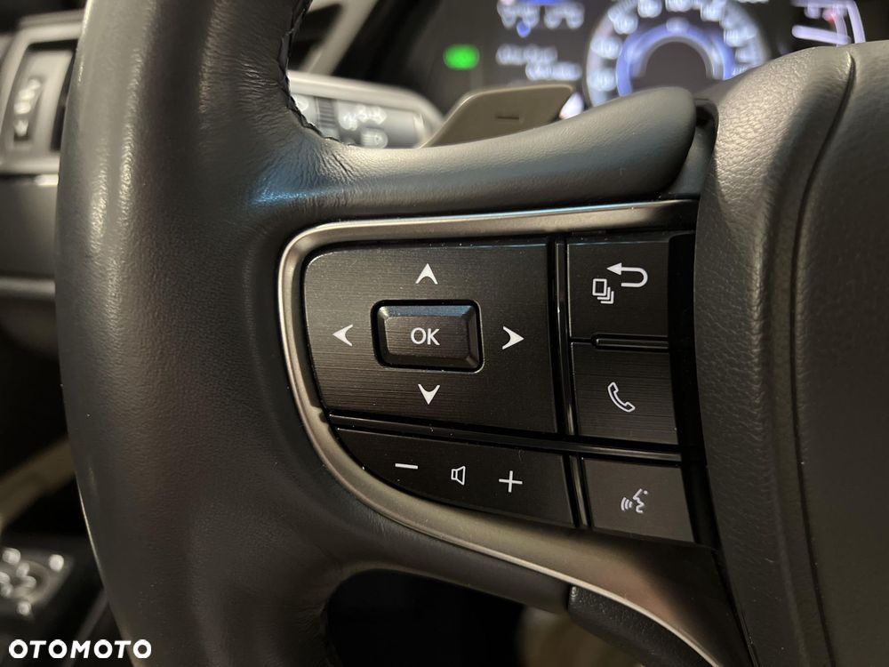 Lexus ES 300h Business Edition - 35