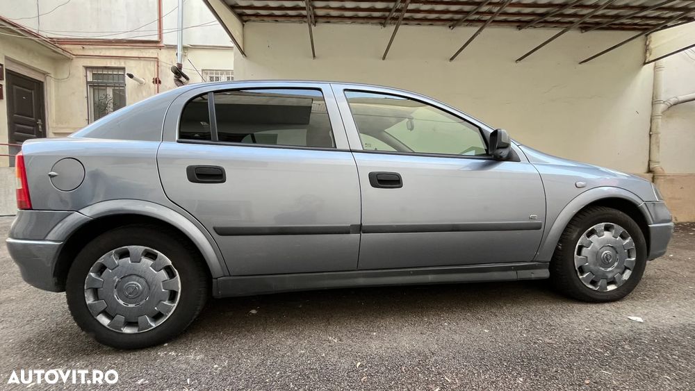 Opel Astra Classic 1.4i - 2