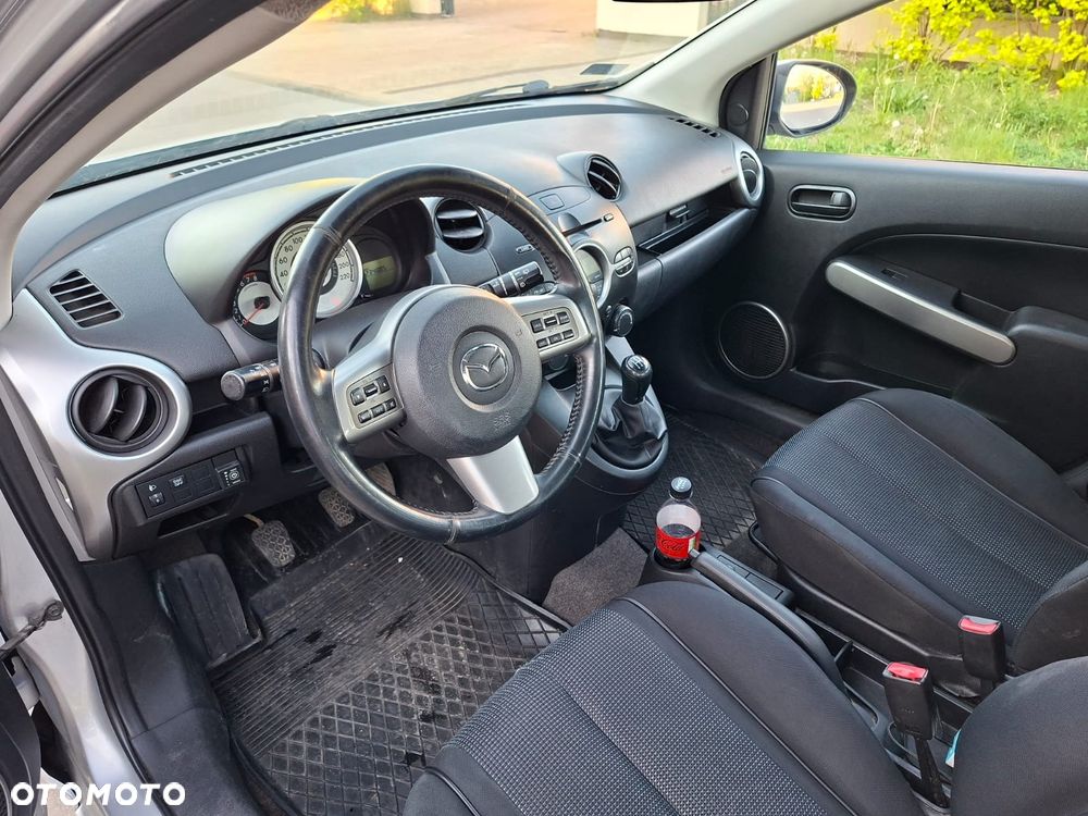 Mazda 2 - 4