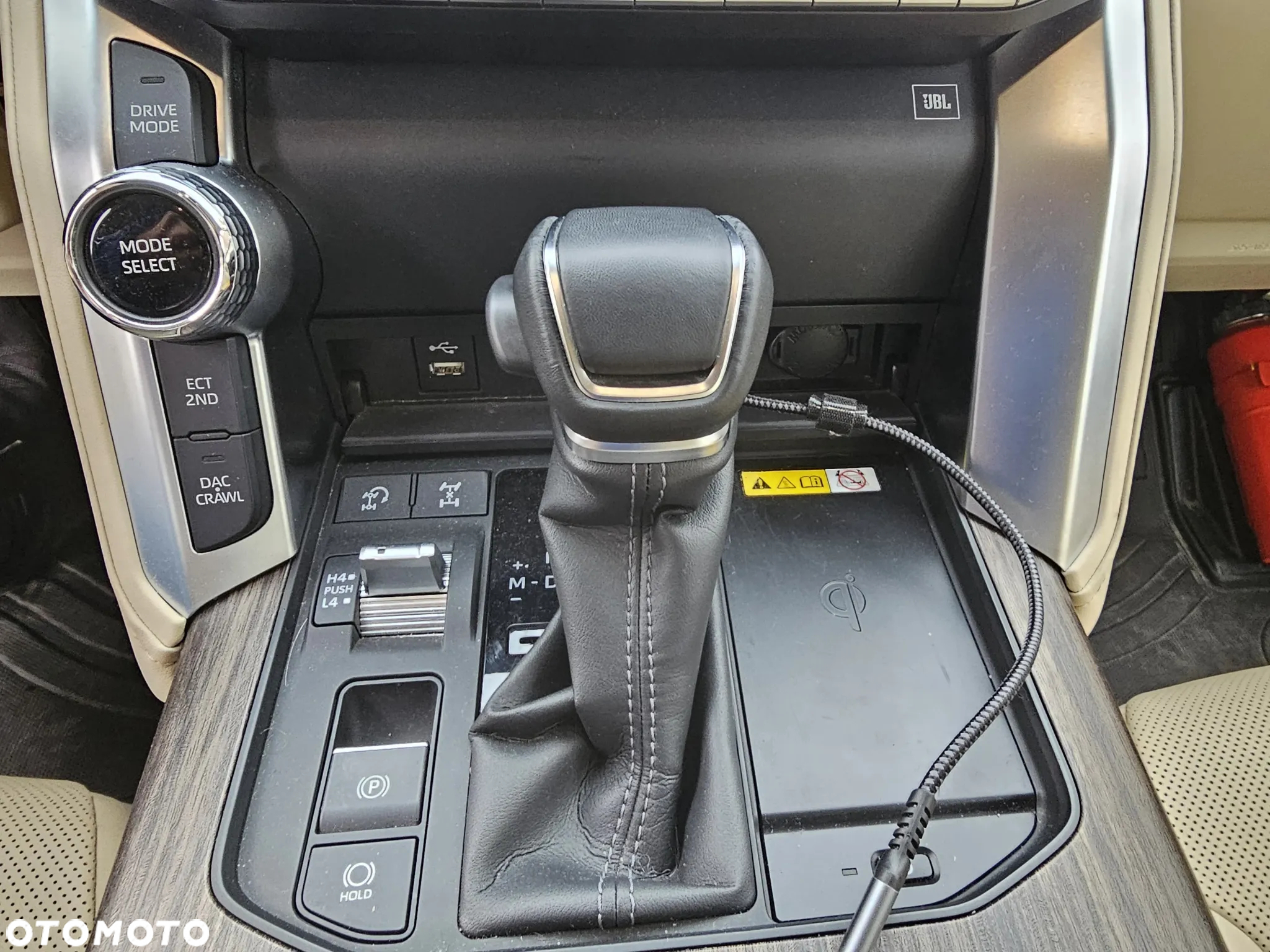Toyota Land Cruiser - 39