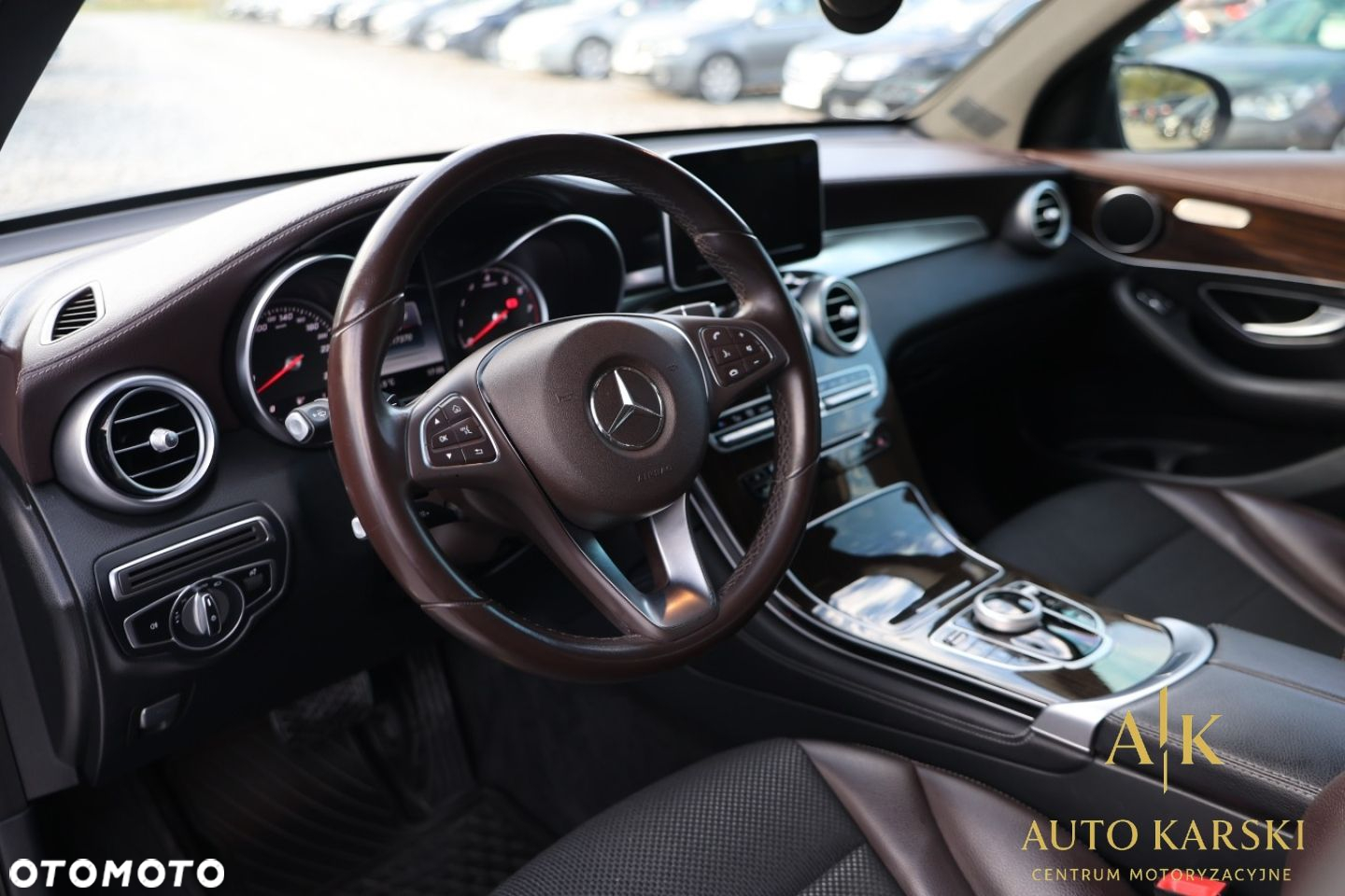 Mercedes-Benz GLC - 21