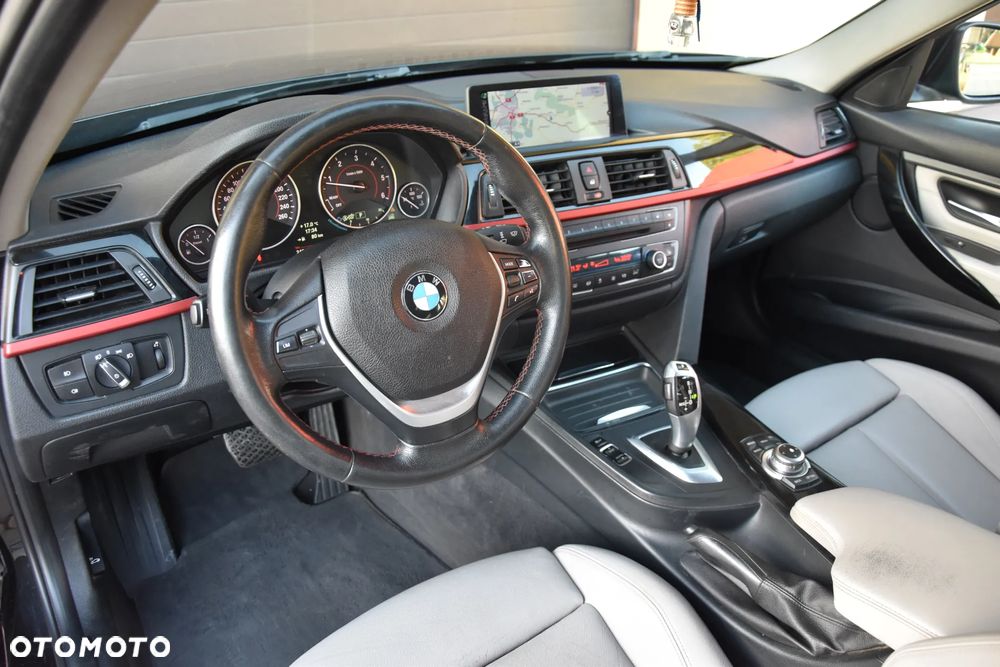 BMW Seria 3 320d Sport Line - 13