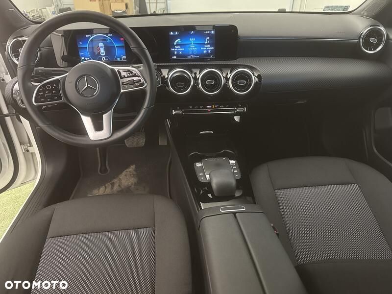 Mercedes-Benz CLA 200 7G-DCT - 20