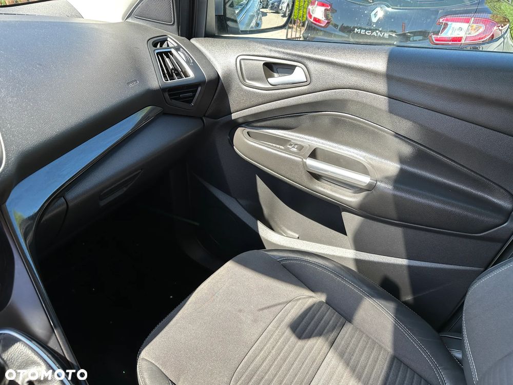 Ford Kuga - 17